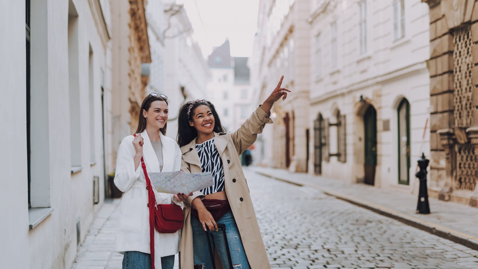 10 Must-Have Travel Essentials Every Female Traveler Needs