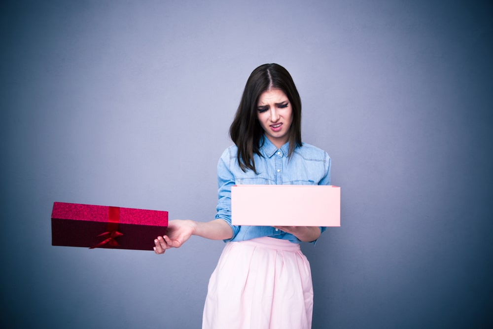 She Canceled Her Husband’s Birthday Surprise After He Gave Her Diapers as a Gift — and Tried to Hijack Her Birthday Dinner