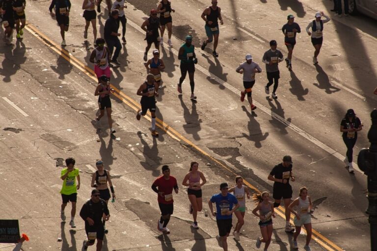 “A Marathon Is 26.2 Miles”: Internet Divided After LA Marathon Gave Medals to Runners Who Stopped at Mile 18