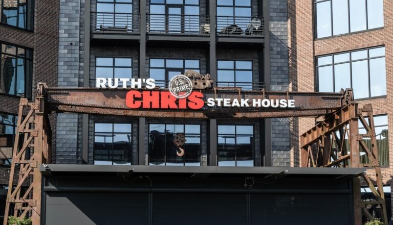 Ruth’s Chris Is Reminding Diners About Its Dress Code — And the Internet Has a Lot to Say About It